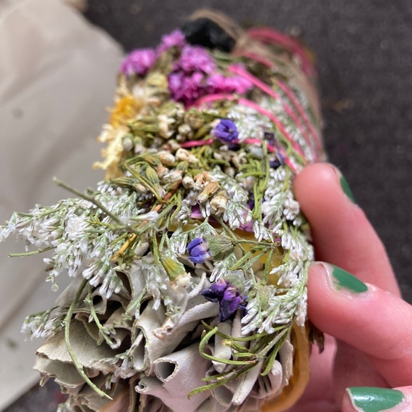 Sage & Protect Beeswax & Stone Wand/Smudge Stick Artisanal - Picture 2 of 5